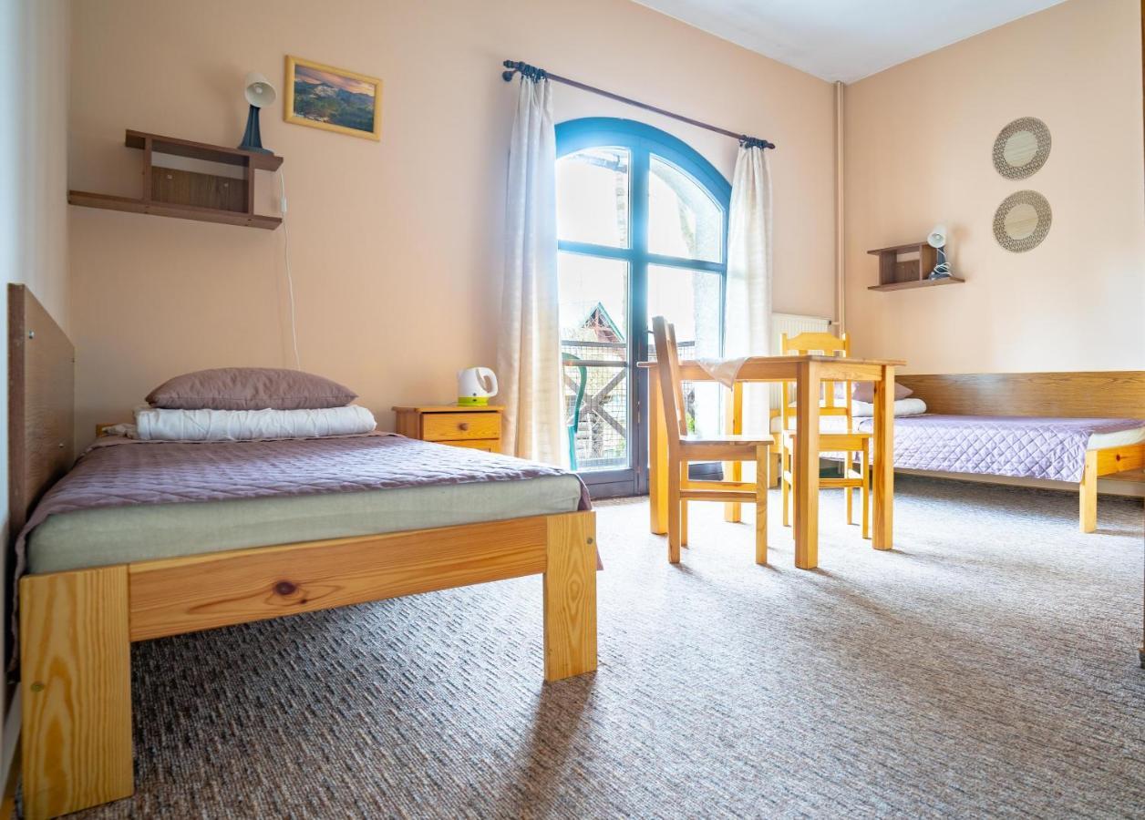 Hostel Miedzynarodowe Schronisko Mlodziezowe Ptsm Szarotka Zakopane